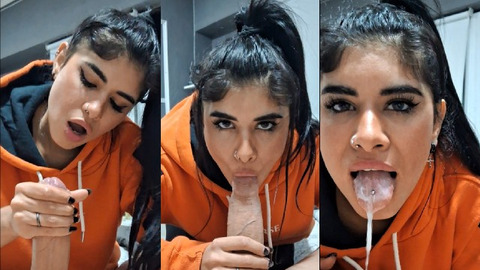 Sultry brown-haired blonde teasing with my dick🍆 eye to eye