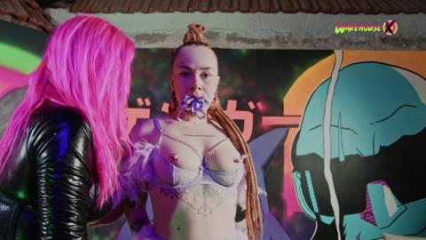 Crushted femme fatale LunaRose pulverizes Crystal Sinn with colossal cock🌭
