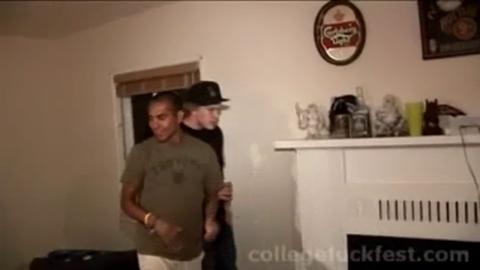 Reverse cowgirl slut gets pounded by giant cock🌭\