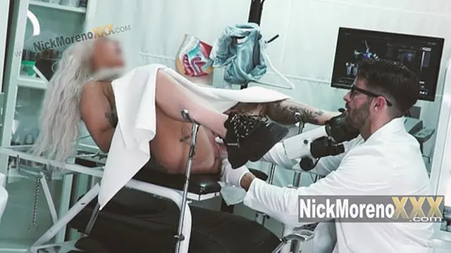 Teen blonde visits doctor &mdash;  gynecologist seduces her and delivers creampie