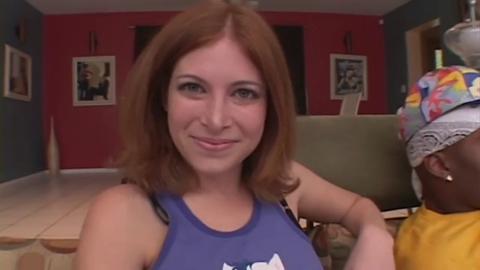 Ginger Blaze's tight anus eagerly awaits the penetration of a powerful cock🍆