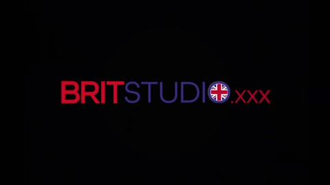 Blonde British Nympho Fucks Her Elderly Patient's Dick🌭