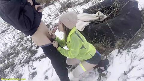 Teen babe gets vigorously pounded in broad daylight, no shame