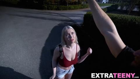 Roxy Risingstar Succumbs to Wild Pussy🌮️ Playpost Oral😜 Encounter