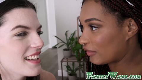Cock🌭 Eater Fiona Frost & Addis Fouche Devour Every Inch Of My Manhood热烈地满足口交欲望