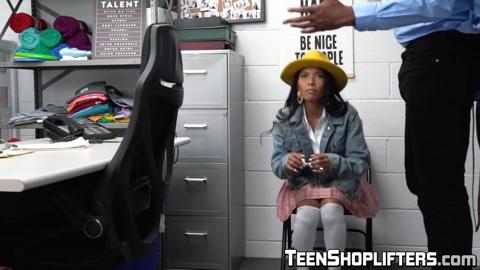 Jada Kai Sucks Massive BBC Like Crazy with Jovan Jordan