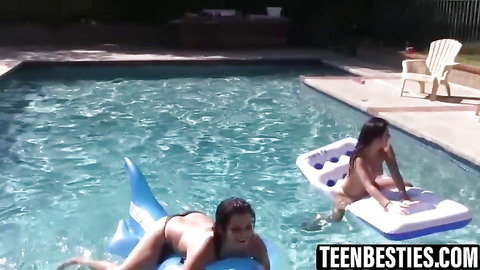 Barely legal babes get fingered and licked by their bestie