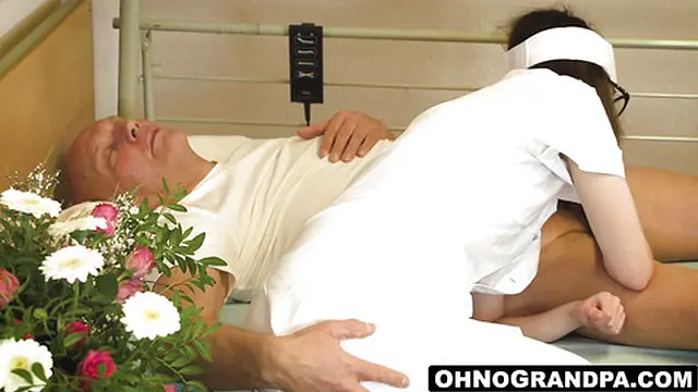 Nurse Sara bell amazed by grandpas thick cock