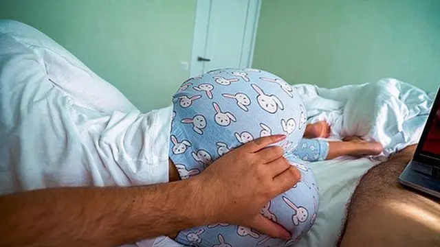 girlfriend seduces boyfriend as he watches porn &mdash;  creampie ensues