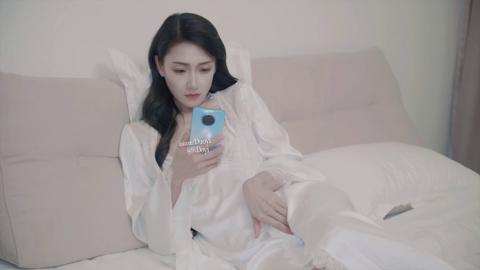 Solitary gal seeks festive fun with attractive stranger